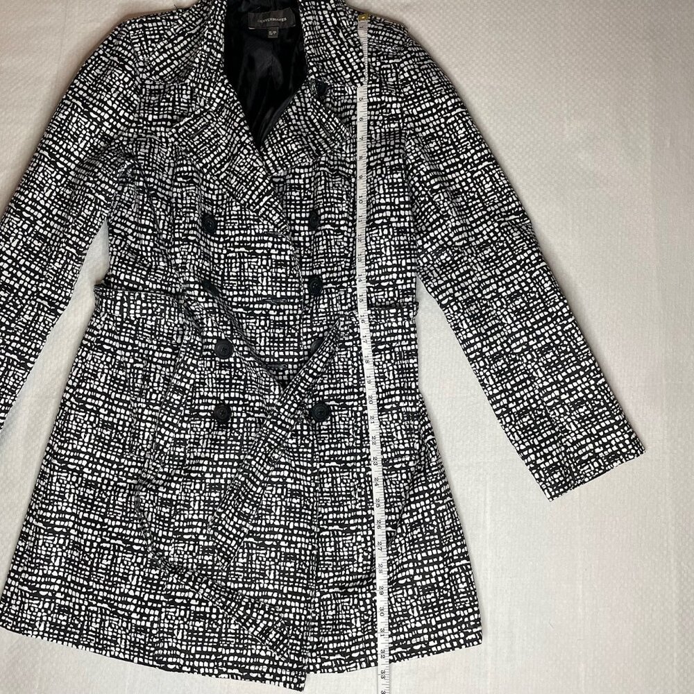 Denver Hayes Black and White Belted Pattern Coat – Size Medium - Picture 6 of 7